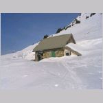 003 petit habert tranquille, ouvert, de la place pour 4, matelas....jpg